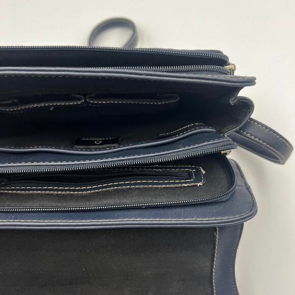 Navy crossbody shoulder bag with silver details - Picture 4 of 5